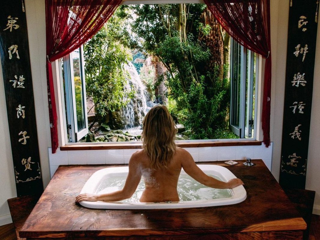 AQVA Haiku 1300 spa setting with daylight from the window
