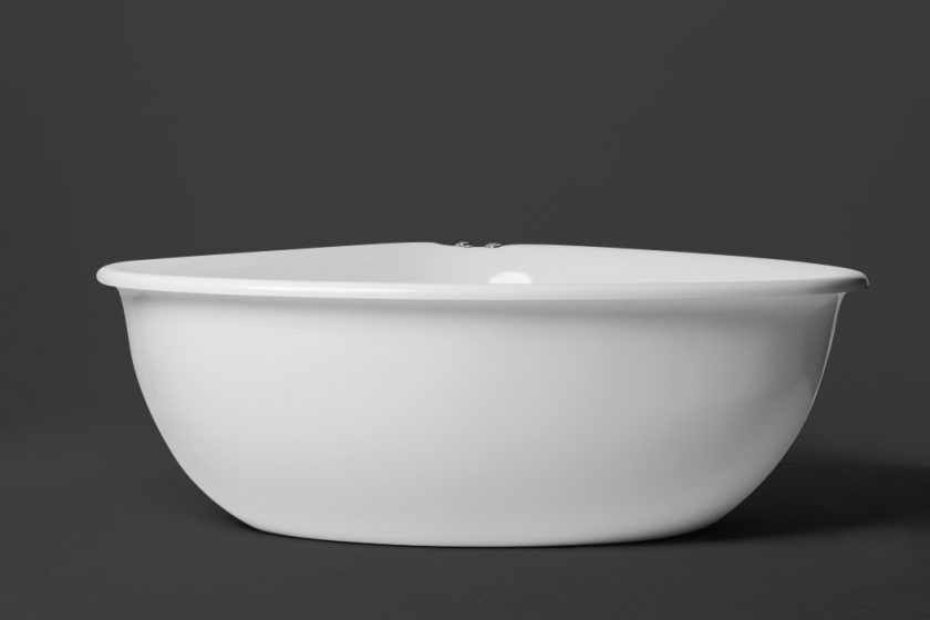 Beluga 1745 Corner Freestanding Bath