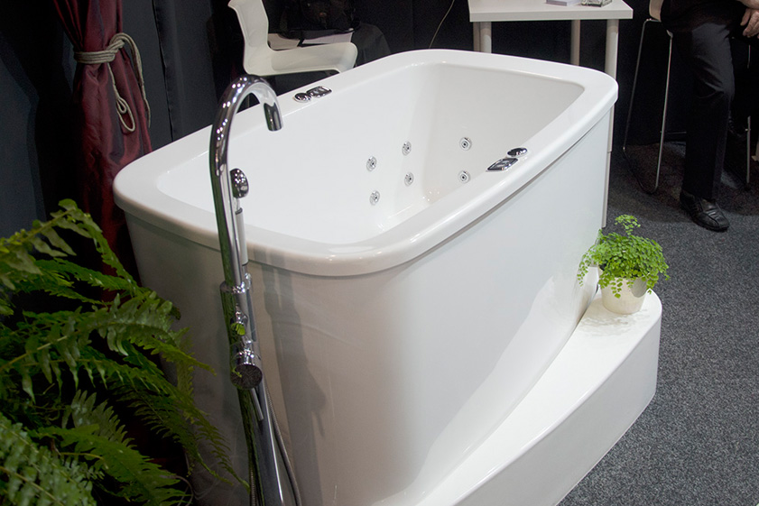 Small Bath 1140, 1300 AQVA Luxury Baths and Spas